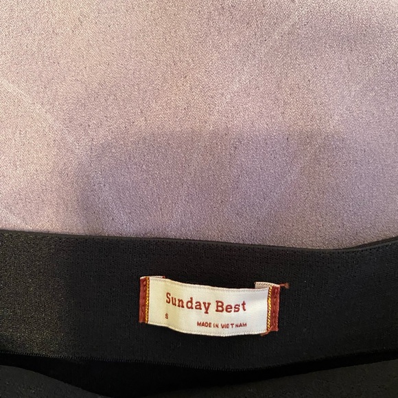 Sunday best short black skirt - Picture 2 of 3